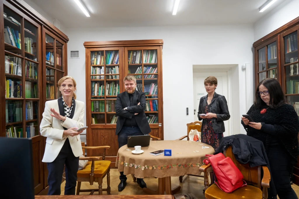 20231005_CWiD_Nobel_Literatura_PRESS_FOTO-8-scaled