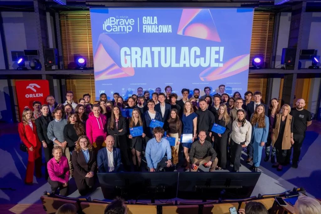 Uczestnicy gali 15. edycji BraveCamp Inkubatora UW