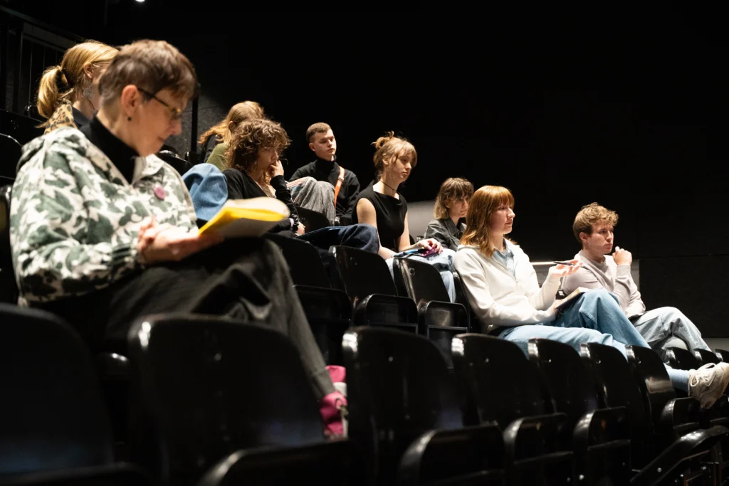 Uczestnicy warsztatów scenariopisarskich